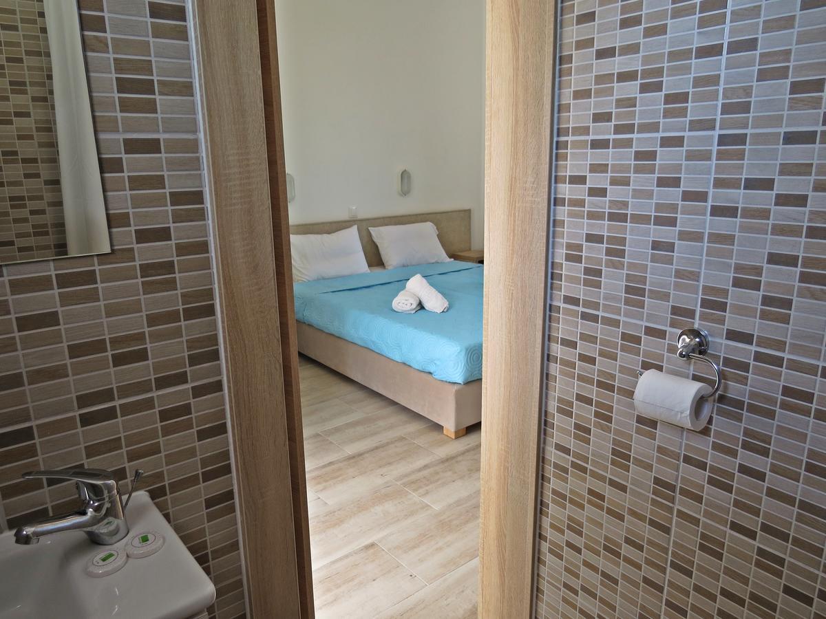 Loukas Beach Rooms Kiotari Exterior photo